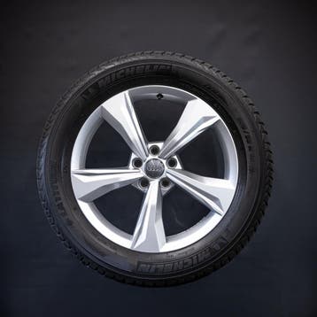 Audi Q5 19 inch Velgen Winterbanden Origineel, 19 inch, Gebruikt, 255 mm, Banden en Velgen