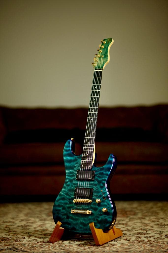Valley Arts Custom Pro QM | Aqua Burst, Musique & Instruments, Instruments à corde | Guitares | Électriques, Envoi