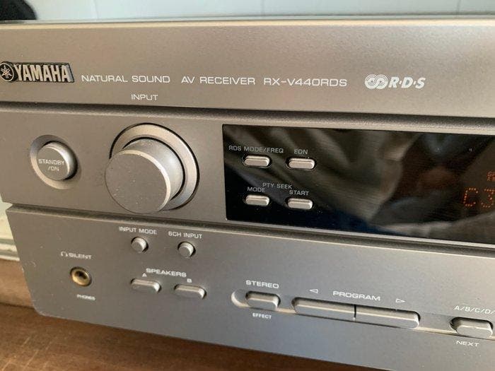 Yamaha - RX-V440 Solid state meerkanaals receiver, Audio, Tv en Foto, Radio's