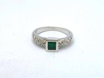 Ring - 18 karaat Witgoud Smaragd - Diamant, Nieuw