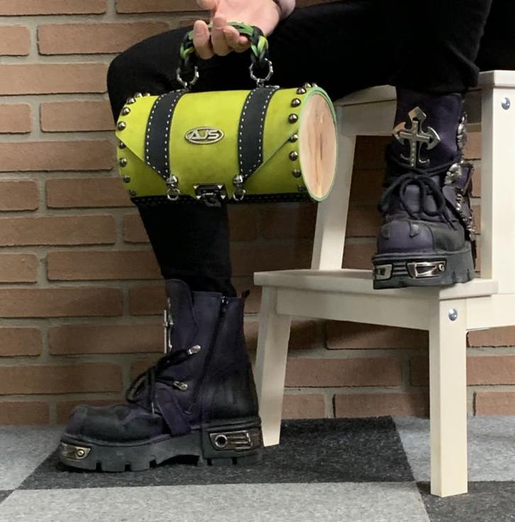 Handtas racing green round handbag, Autos : Pièces & Accessoires, Autres pièces automobiles, Enlèvement ou Envoi