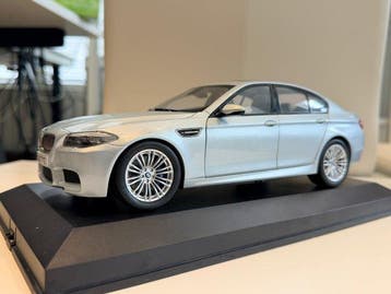 Paragon 1:18 - Voiture miniature - BMW M5