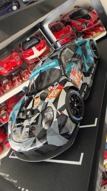IXO 1:18 - Voiture miniature - Porsche 911 RSR-19 #88 -
