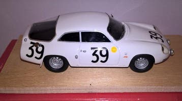 Tron 1:43 - Model sportwagen - Alfa Romeo Giulietta SZ Le, Nieuw