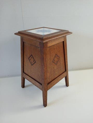 Table à plantes - Chêne - lÉcole dAmsterdam