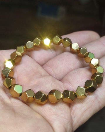 Prachtige pyrietarmband in cadeauverpakking, gratis