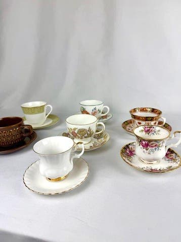 Royal Albert, Wedgwood, Royal Doulton - Theeservies (14) -, Antiek en Kunst
