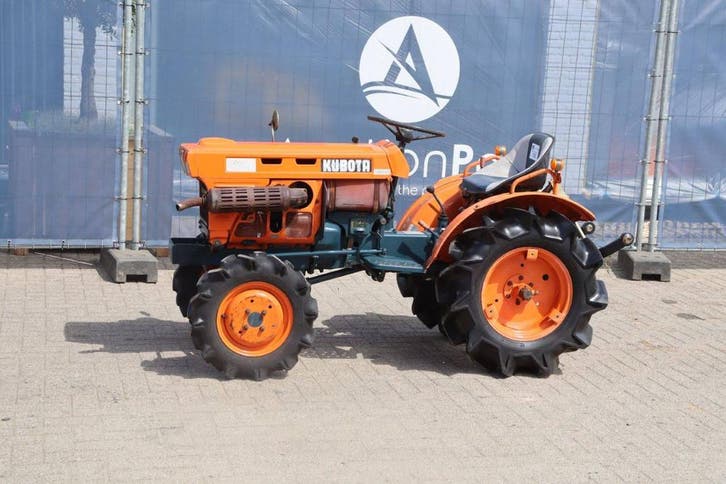 Veiling: Minitractor Kubota B7001 Diesel 14pk, Articles professionnels, Agriculture | Tracteurs, Enlèvement