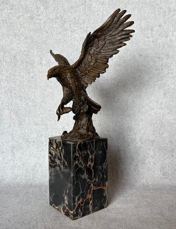 Beeld, Exclusief sculptuur van een arend 35.5 cm / 3.3 kg -, Antiek en Kunst