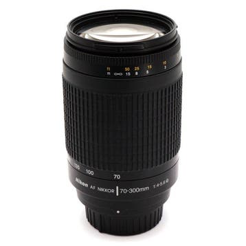 Nikon AF 70-300mm 1:4-5.6 G-Type met HB-26 zonnekap Telelens