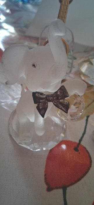 Unknown - Figuur - Collezione di piccole figurine e oggetti