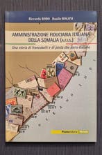 Italië 1997/2013 - 13 Boeken Publicaties Catalogi Poste