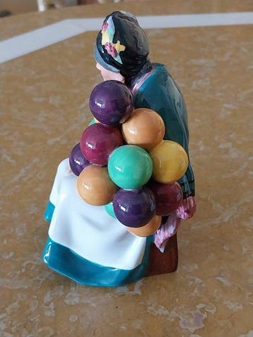 Royal Doulton - Statue, A Velha vendedora de Balões - 15.5