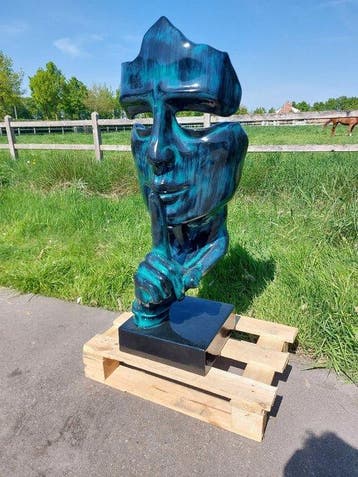 Beeld, artistic Statue head on block  THE SILENCE  102