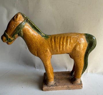 Oud-Chinees, Ming-dynastie Keramiek graffiguren - 12.8 cm