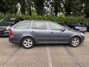 Online veiling - 2010 Skoda octavia Combi 1Z -