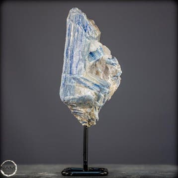 Natuurlijke kyanietkristal uit Brazilië – De hemelse zuil