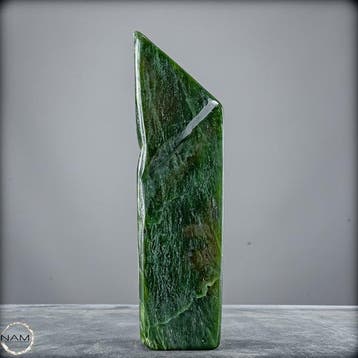 Zeer zeldzame natuurlijke nefrietjade Crystal-Freeform,, Verzamelen