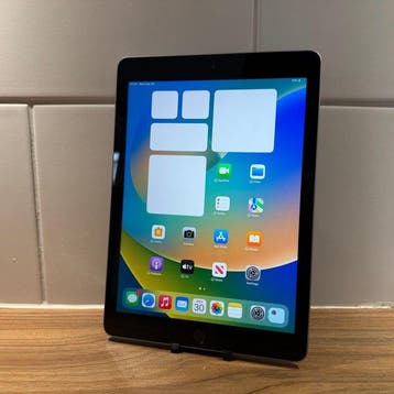 Apple iPad (5th Generation) 128GB Wifi - Mobiele telefoon