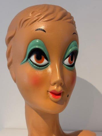 Hoedenstandaard - Plastic - Twiggy pruikenhoofd
