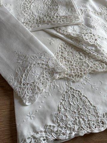 Handdoek (5) - 111 cm - 75 cm - puur linnen met borduursels, Antiek en Kunst