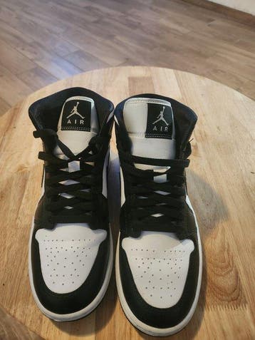 Nike - Air Jordan 1 Mid - High-top sneakers - Maat: EU 41.5, Nieuw