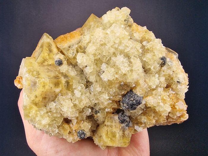 Fluorine réactif aux UV - Hauteur : 140 mm - Largeur : 100, Verzamelen, Mineralen en Fossielen