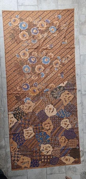 Pan de batik / Lang doek - Motif Parang, Bouquet van Bloemen