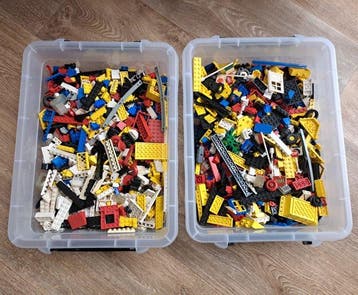 Lego - System - 2 kratten met Vintage Lego stenen -