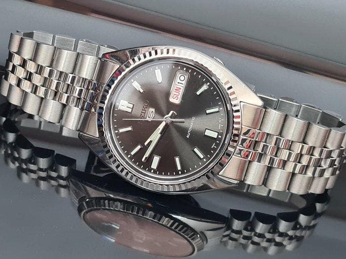 Seiko - Seiko 5 Automatic Day-Date - Zonder minimumprijs -, Bijoux, Sacs & Beauté, Montres | Anciennes | Antiquités