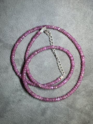 Facetgeslepen robijn ketting + 925 zilver - 50,10 karaat