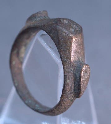 Ancient Roman Bronze finger finger ring - 23 mm, Antiquités & Art