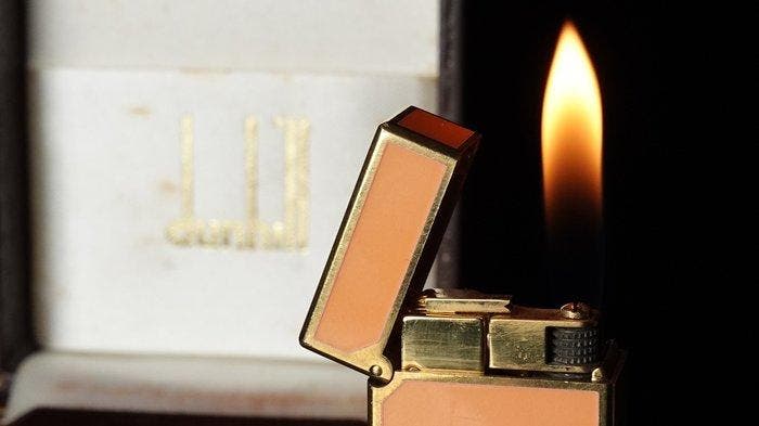 Dunill - Lacquer Pattern Rollagas Lighter - Zonder, Verzamelen, Rookartikelen, Aanstekers en Luciferdoosjes