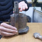 Prachtige massieve zilveren doos, met de hand gegraveerd -