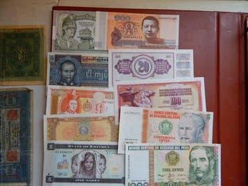 Wereld. Collection of coins and banknotes (300 items)