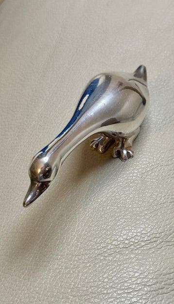 Beeldje - Goose with graceful long neck - Hallmarked -