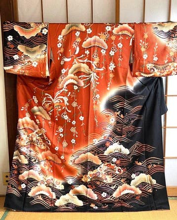 Vintage Japanse Furisode-kimono: Urushi-rood gradatieverf,