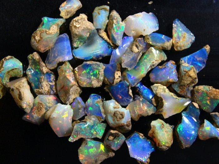 Geen reserve - ct. 60,0 Topkleur Ethiopische opaal - Ruwe, Verzamelen, Mineralen en Fossielen