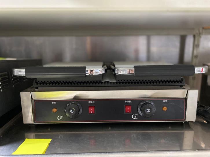 panini grill - 40x58x21 lxbxh, Articles professionnels, Horeca | Équipement de cuisine, Enlèvement ou Envoi
