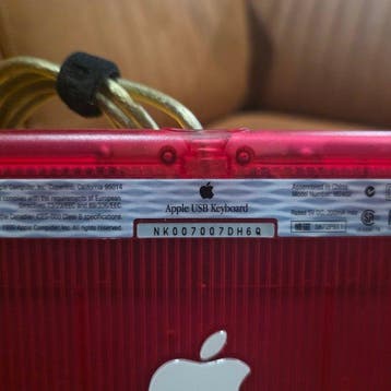 Apple Vintage USB Keyboard (M2452) – Strawberry – US QWERTY, Nieuw