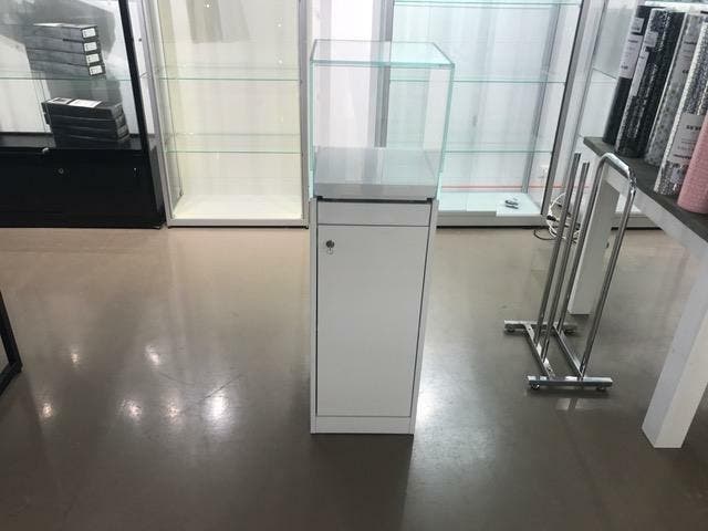 *TIP*  Showroom model vitrinekast nummer 2, Zakelijke goederen, Kantoor en Winkelinrichting | Winkel en Inventaris, Ophalen of Verzenden
