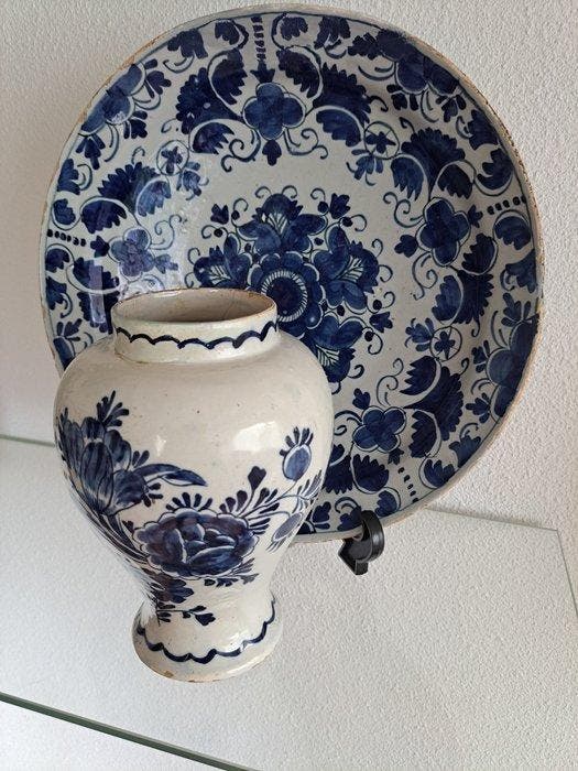 Delft, Plateelbakkerij - Vaas (2) - Aardewerk - 18e eeuw, Antiek en Kunst, Antiek | Glaswerk en Kristal