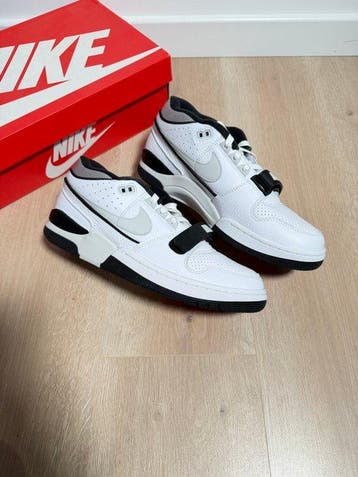 Nike - Sneakers - Maat: EU 44.5 - Nieuw met tags, Nieuw