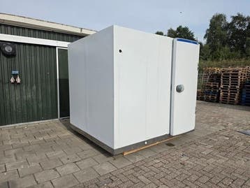 Koelcel 230 x 200 x 211 cm stekker klaar