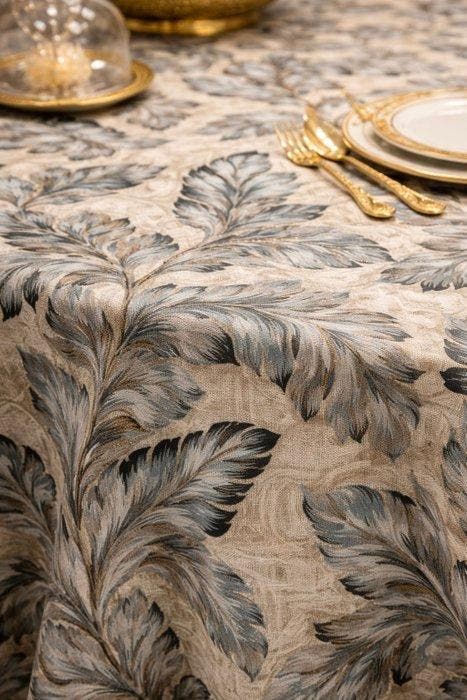 Tafelkleed met acanthusbladendessin voor grote tafels., Antiek en Kunst, Antiek | Tapijten, Tafelkleden en Textiel