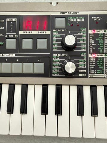 Korg - microKORG - - Keyboard - Japan - 2002 (Zonder