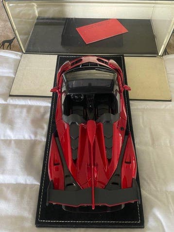 MR Collection 1:18 - Voiture miniature - Lamborghini Veneno