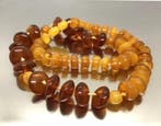 Collier unique en ambre baltique naturelle, ancien et