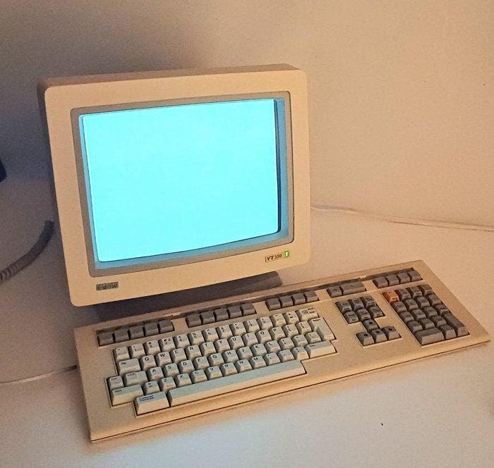 Digital Equipment Corporation VT330 - A3 uit 1990 - Computer, Games en Spelcomputers, Spelcomputers | Overige Accessoires