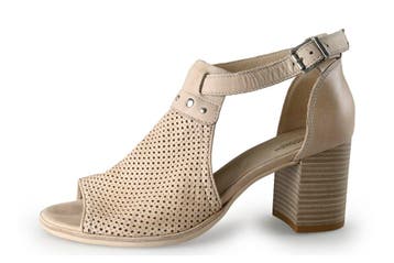 NeroGiardini Sleehakken in maat 39 Beige, Kleding | Dames, Verzenden, Beige, Schoenen met hoge hakken, Gedragen